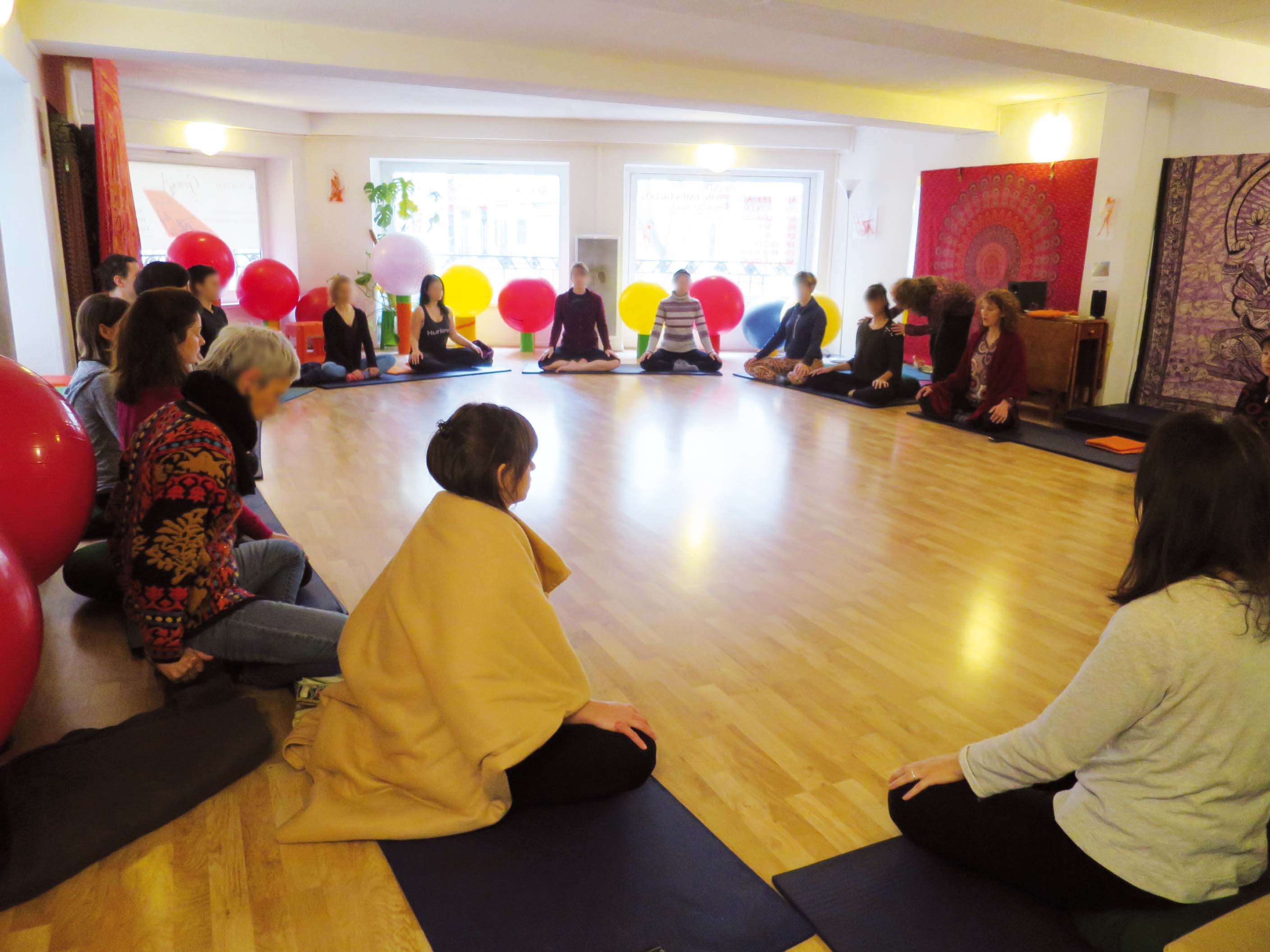 Cercle meditation flou