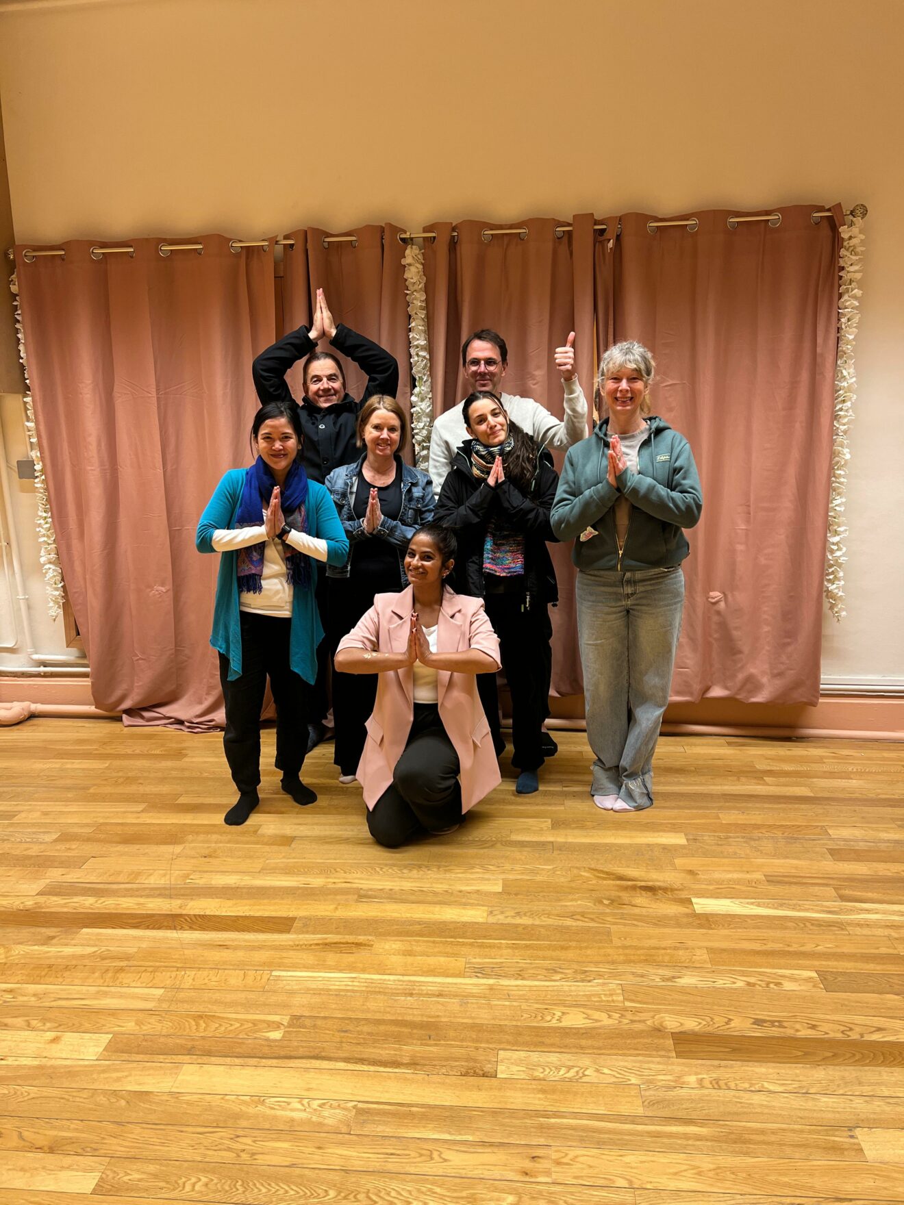 Rencontre Collectif de professeurs de Yoga et praticiens Bien-être sur Lyon