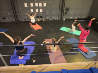 Yoga enfants à la médiathèque de Vaise avec Orezen - Kissline Mai