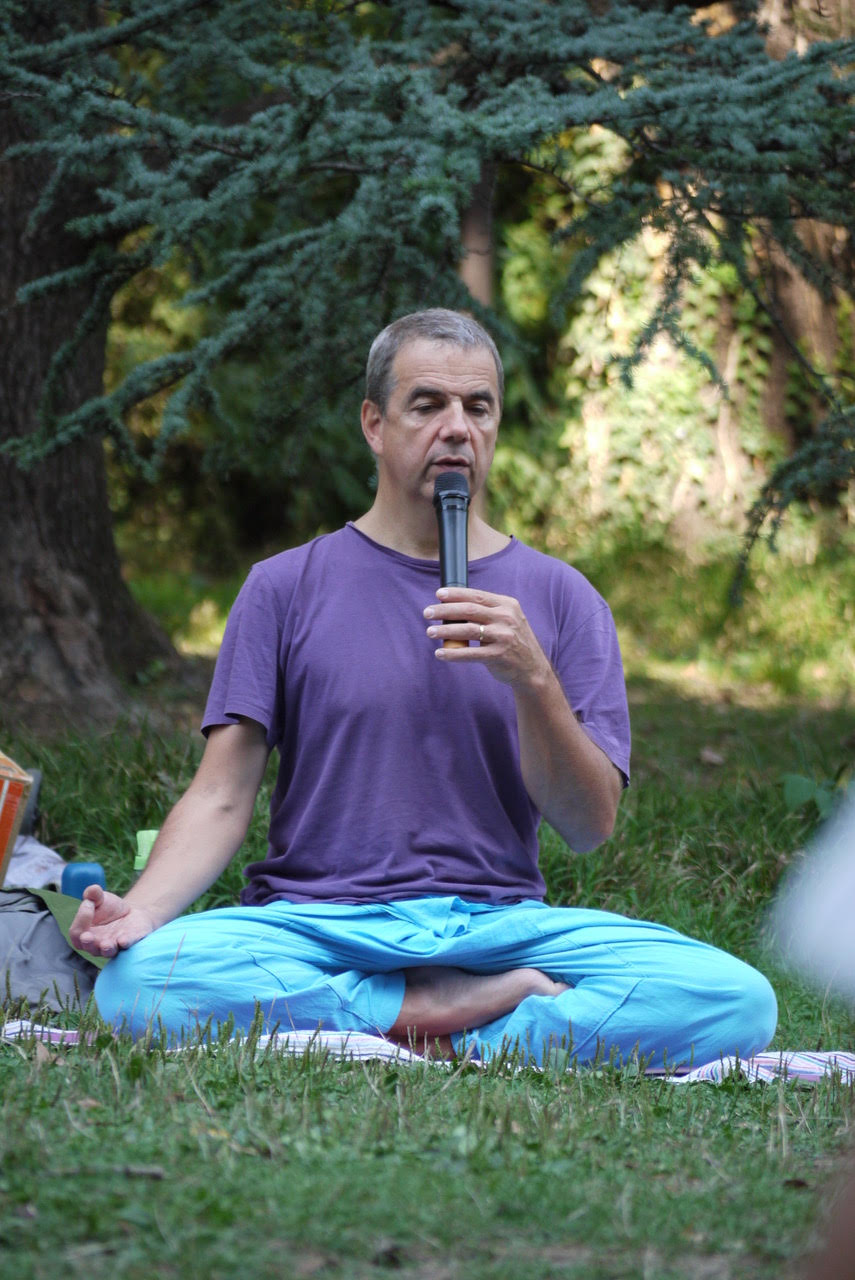 Yoga online solidaire avec Luc Nermel